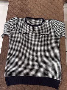 Black & White Houndstooth Knit Top