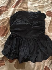 Chic Black Strapless top