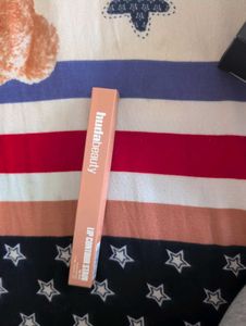 huda beauty lip contour -soft nude