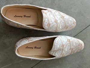 embroidered sherwani shoes
