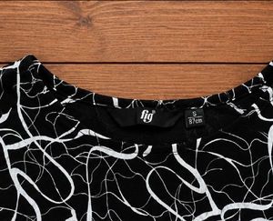 Black &amp; White Abstract Print Top