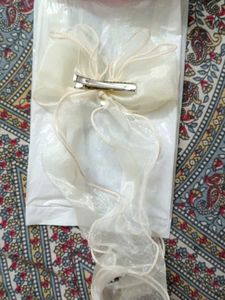 Elegant White Bow Hair Accessory