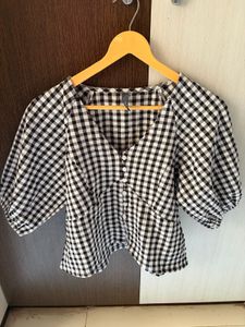 Black & White Gingham Puff Sleeve Top