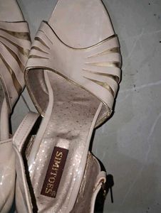Elegant Cream &amp; Gold Heeled Sandals