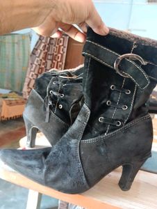 Black Velvett Boots