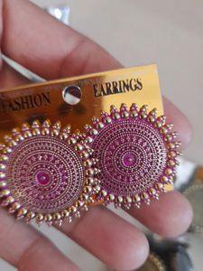 Like new earring not use offer4 color Eka Rs100