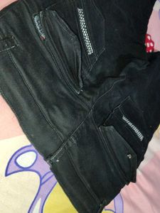 black skinny jeans