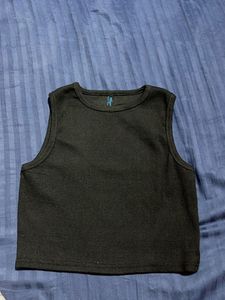 Black Ribbed Crop Top