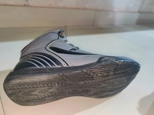 FILA MEN'S CASUAL SHOES. LIKE NEW. GOOD CONDITION