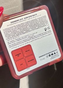 Huda Beauty Blush Palette Strawberry Latte