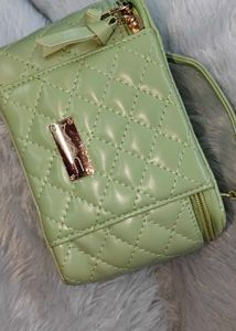 MAC Quilted Makeup Bag kitne