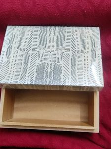 new wooden box medium size