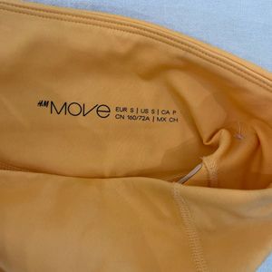 H&amp;M sports hotpants with drymove and pocket detail