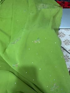 Elegant Green Saree - Classic Style