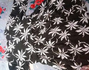 Chic Black &amp; White Floral Mini Dress