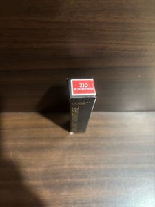 L'Oreal Brilliant Signature Lipstick