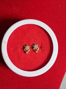 Elegant Diamond Stud Earrings gold