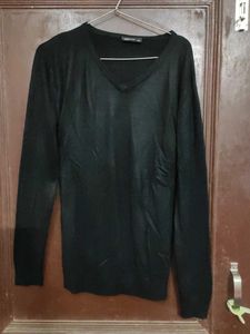 Black V-Neck Pullover