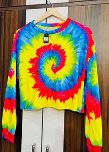 Vibrant Tie-Dye Cropped Long Sleeve Top