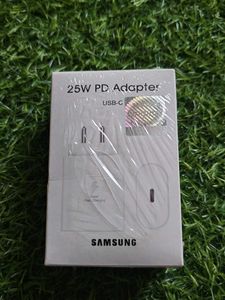 Samsung 25W PD Adapter white