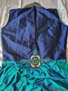 Dhamaka Offer🔥 Elegant Gown With Leggings