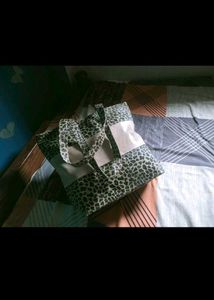 Stylish Leopard Print Tote Bag