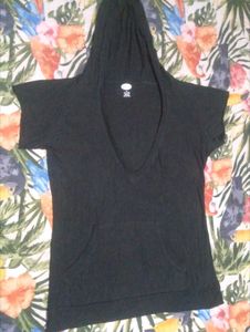 Black Hoodie Top - Casual Comfort