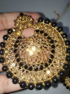 Black beads Kundan Earrings &amp; Tikka Set