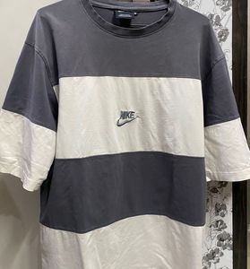 striped nike