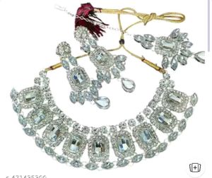 Sparkling Crystal Necklace Free Earing Set🥰😍