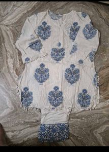 Elegant White &amp; Blue Embroidered Kurta Set