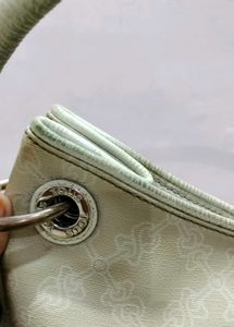 Chic Hobo Bag - Versatile Style