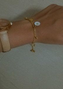 Cute Daisy Charm Bracelet