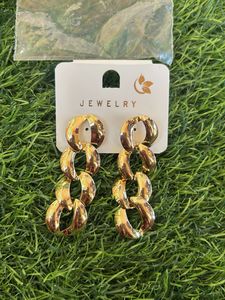 Gold Tone Chunky Chain Drop Earrings