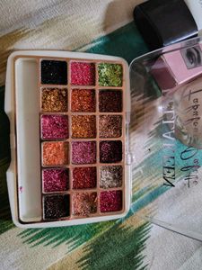 Bella Keen makeup kit