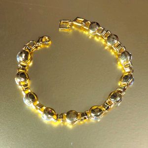 🧚🏻‍♀️Elegant Crystal Bracelet