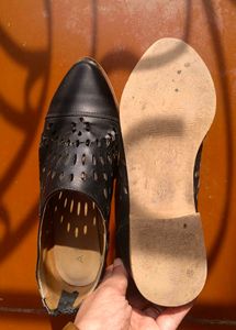 Stylish Black Cutout Flats