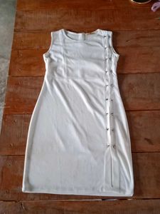 Stylish White Sleeveless Dress