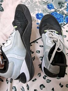 Stylish Mesh Sneakers for Active Lifestyles
