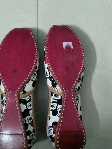 Minnie Mouse Inspired Juttis