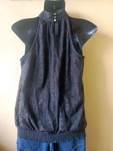 Latin Quarters Sleeveless Pretty Black Top