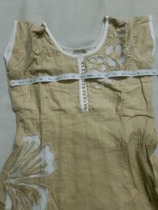 Beige Kurta with Floral Embroidery