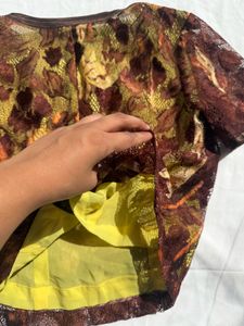 Unique Floral Print Cropped Top