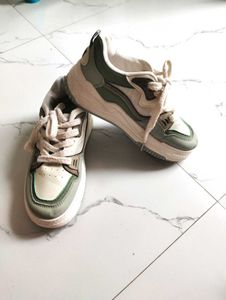 Trendy Colorblocked Sneakers for Women