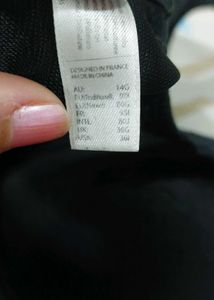 Stylish Black &amp; White Sports Bra 36I
