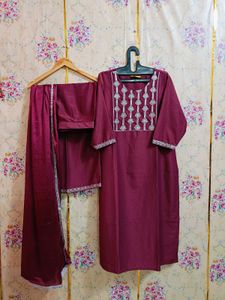 🇳🇿💫❤️Elegant Maroon Kurta Set with Dupatta
