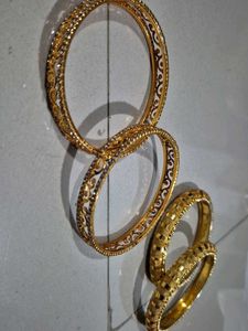 Elegant Gold Bangles Set