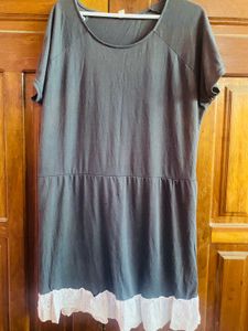 Casual Grey Dress with Lace Trim