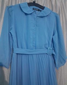 Chic Blue Pleated Midi Dress
