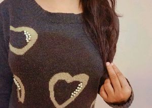 Gray Top With Heart Pearls 💖